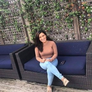 Meet your Posher, Ofelia